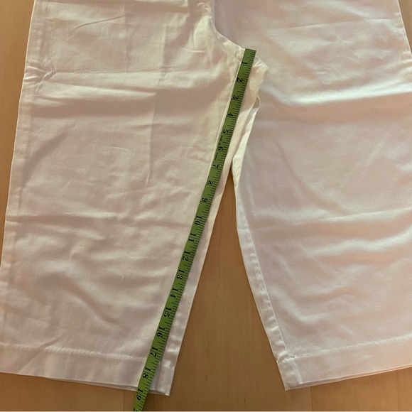 I.C.Y. by Tekport Trading. Cotton white long shorts/capris. Size 14/16 approx. - Picture 8 of 10